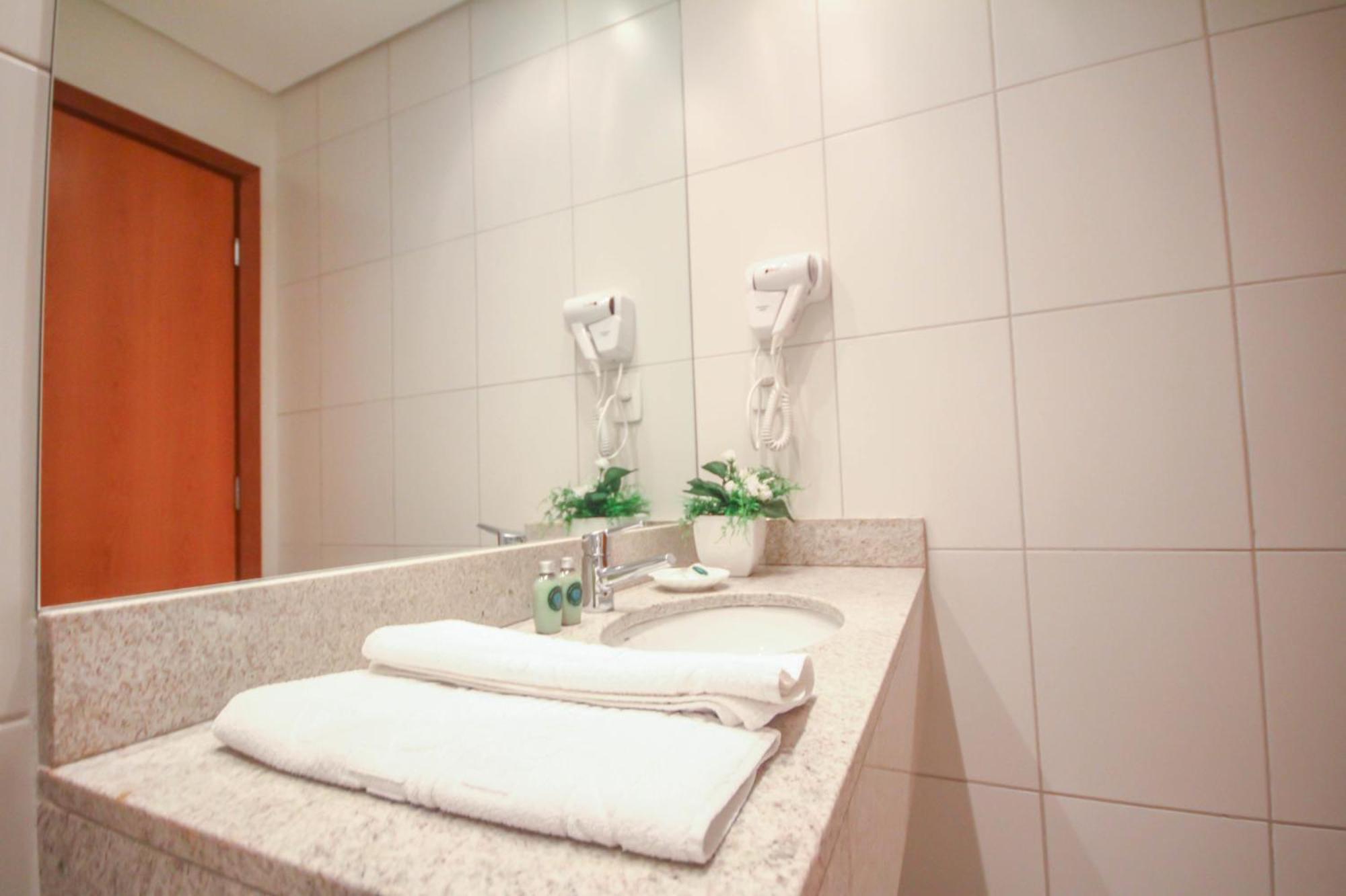 Gales Park Hotel Dourados Bilik gambar