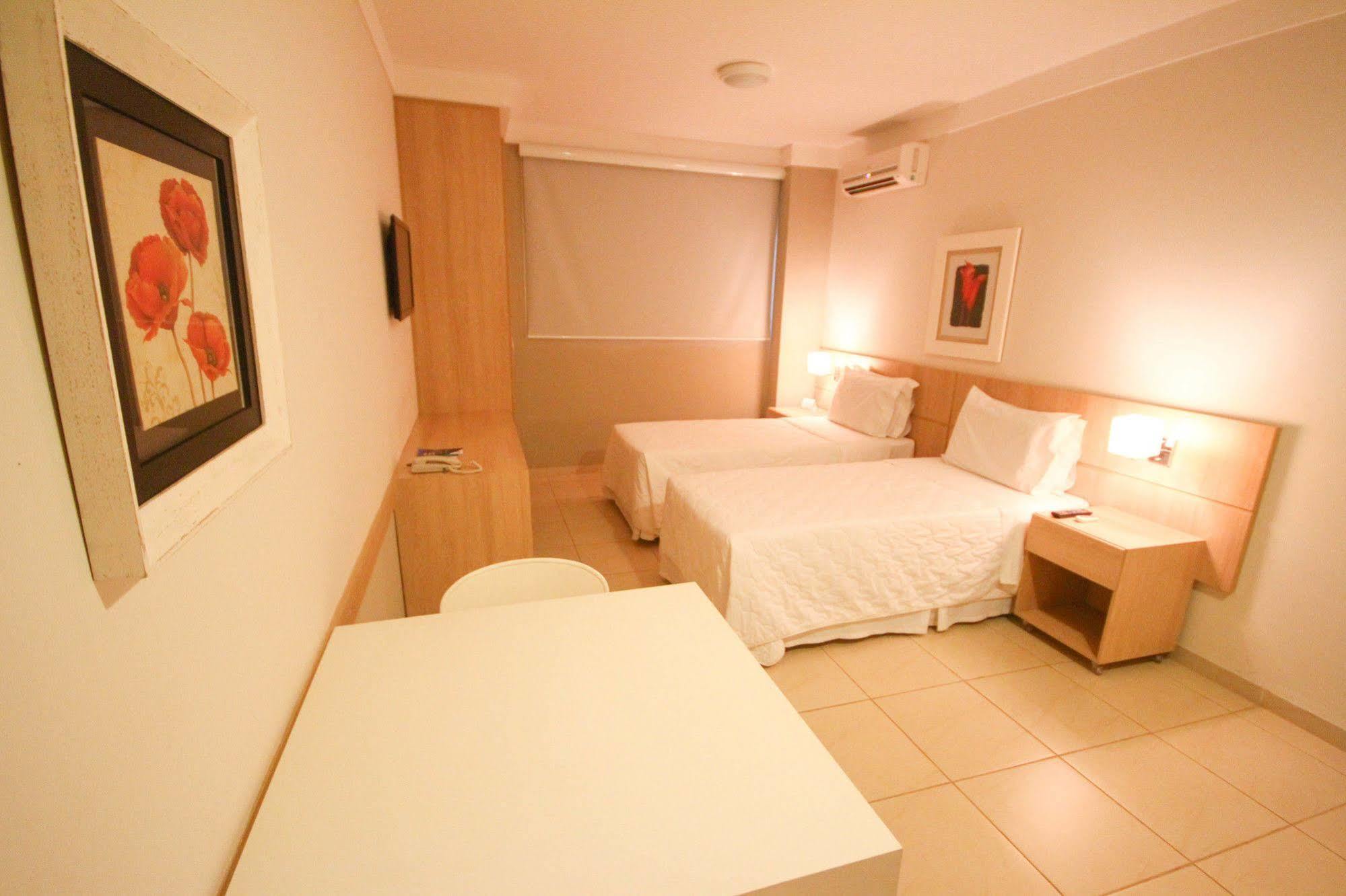 Gales Park Hotel Dourados Luaran gambar