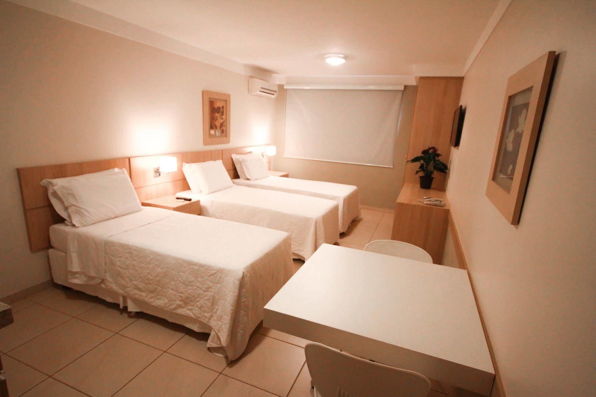 Gales Park Hotel Dourados Luaran gambar