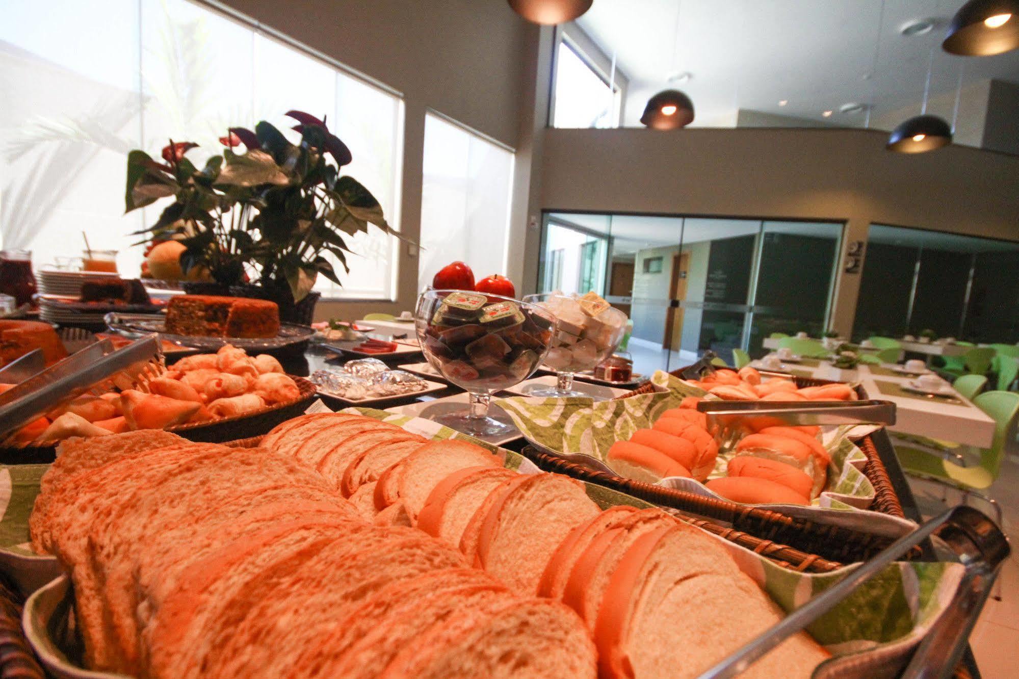 Gales Park Hotel Dourados Luaran gambar